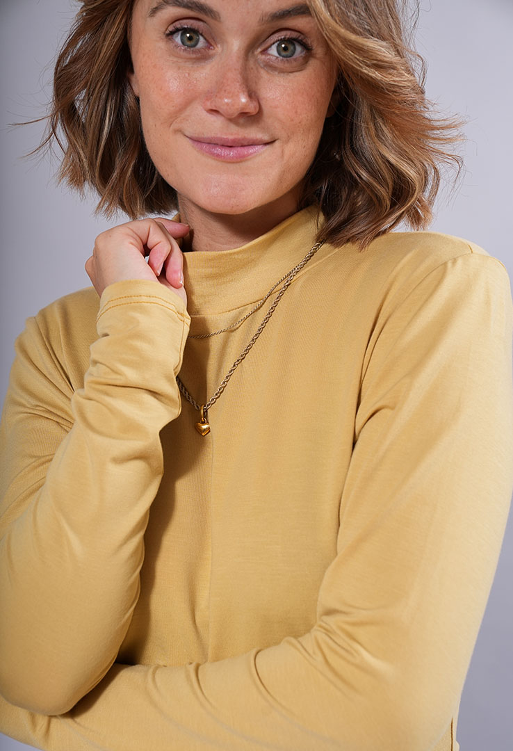 " Basic Longsleeve "Turtleneck Bliss"