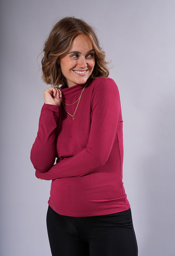" Basic Longsleeve "Turtleneck Bliss"