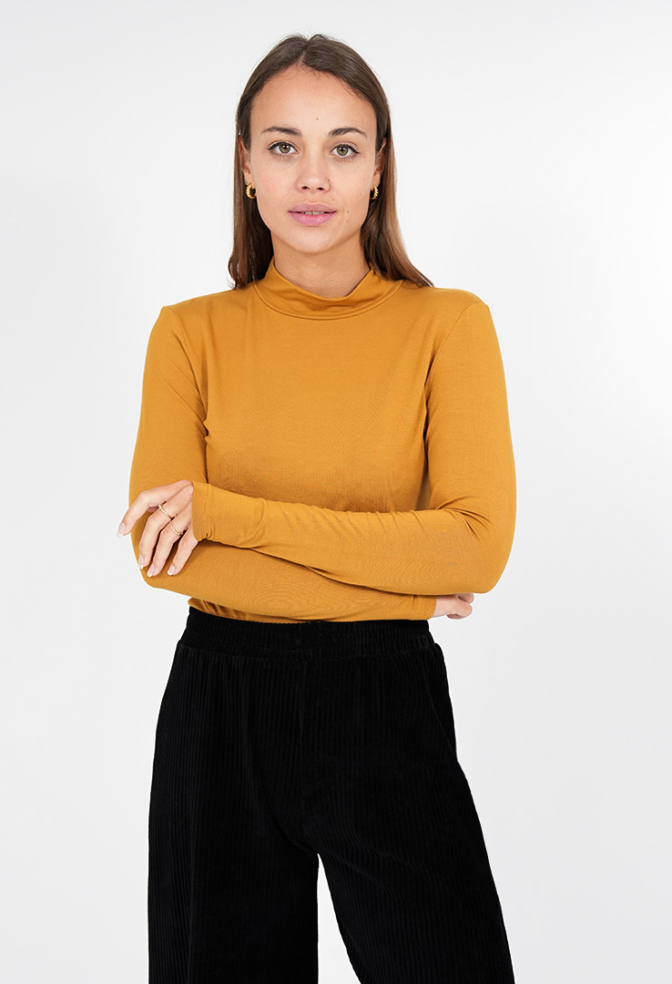 " Basic Longsleeve "Turtleneck Bliss"