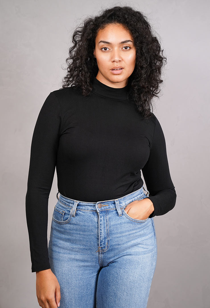 " Basic Longsleeve "Turtleneck Bliss"