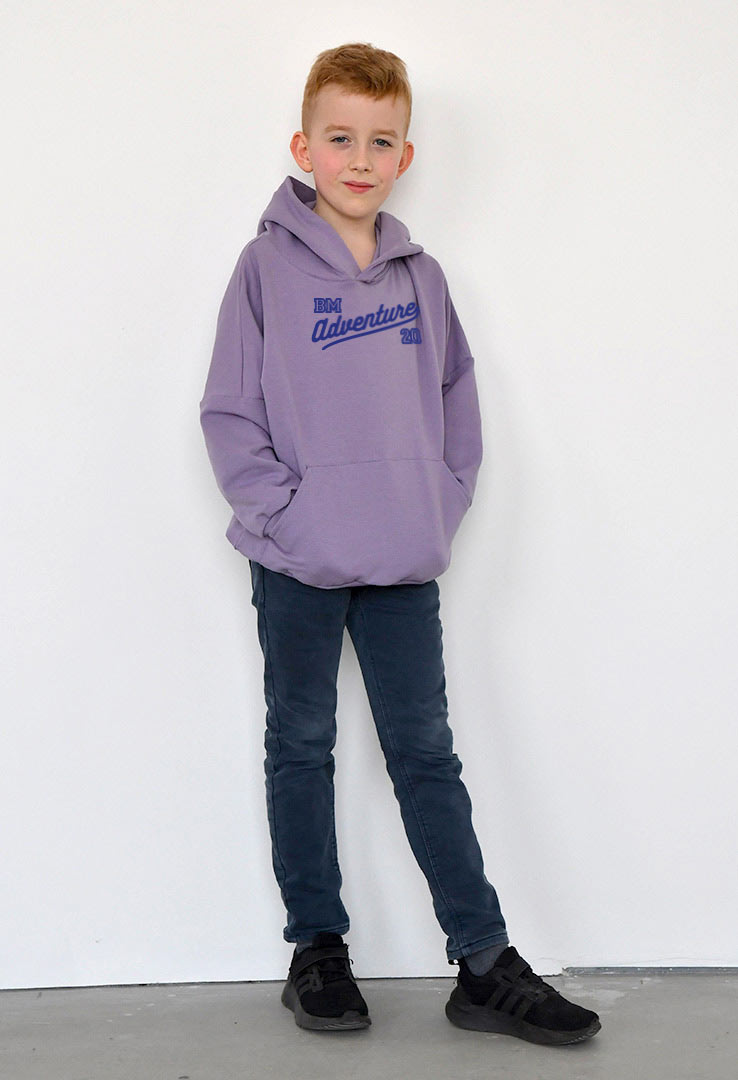 Kapuzen- Sweater lila mit Print "Adventure"