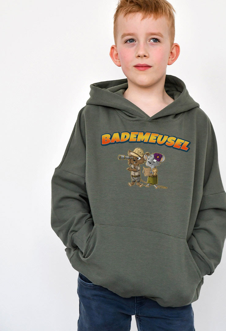 Kapuzen- Sweater oliv mit Print "Safari"