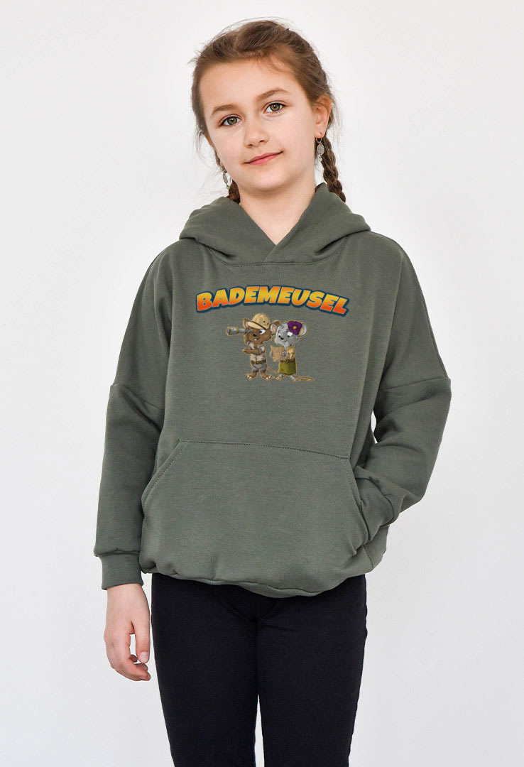 Kapuzen- Sweater oliv mit Print "Safari"