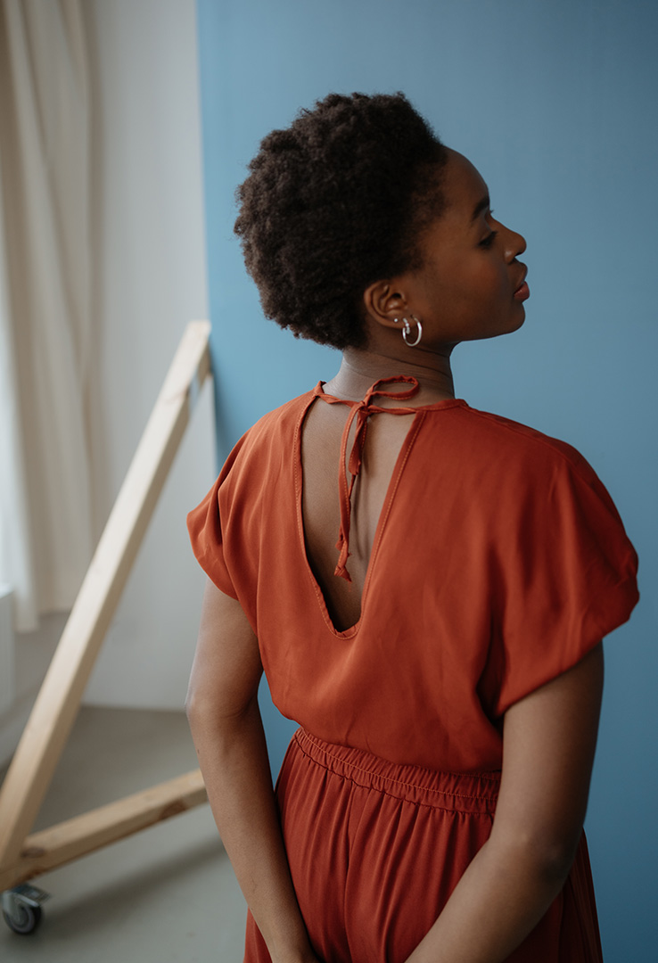 Leichtes Sommer Crop Top mit Rückenausschnitt und Schleifendetail