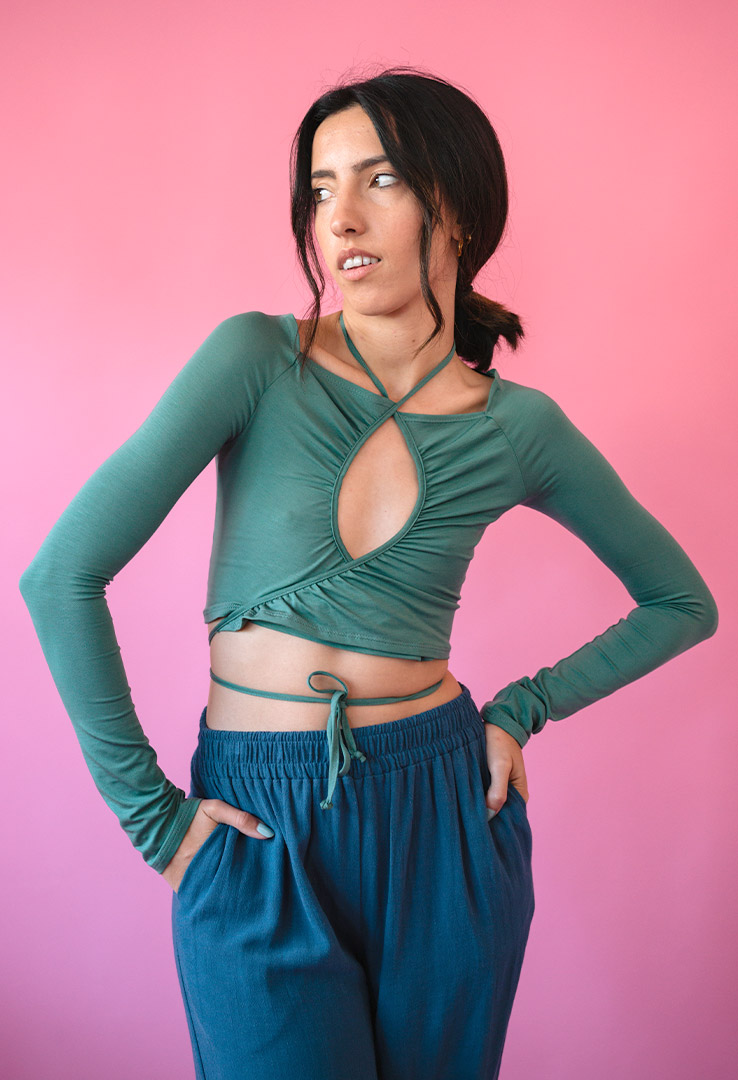 Longsleeve zum binden mit gerafftem Cutout