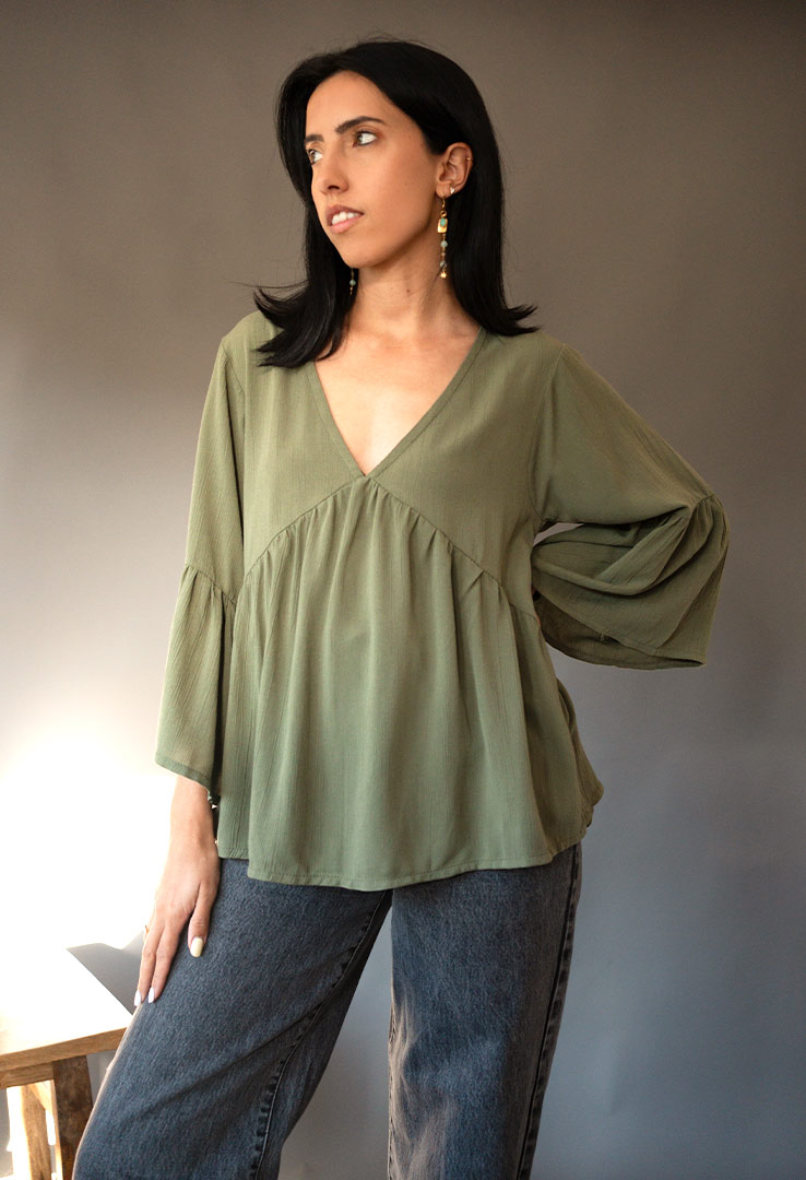 Weite Crinkle Bluse mit V-Ausschnitt 
