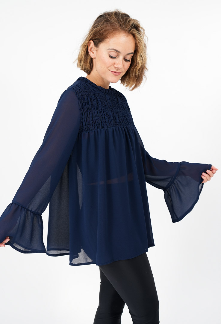 weit schwingende Chiffonbluse 