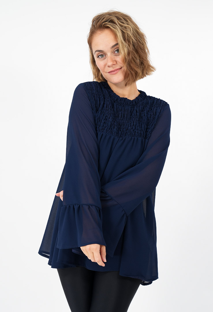 weit schwingende Chiffonbluse 