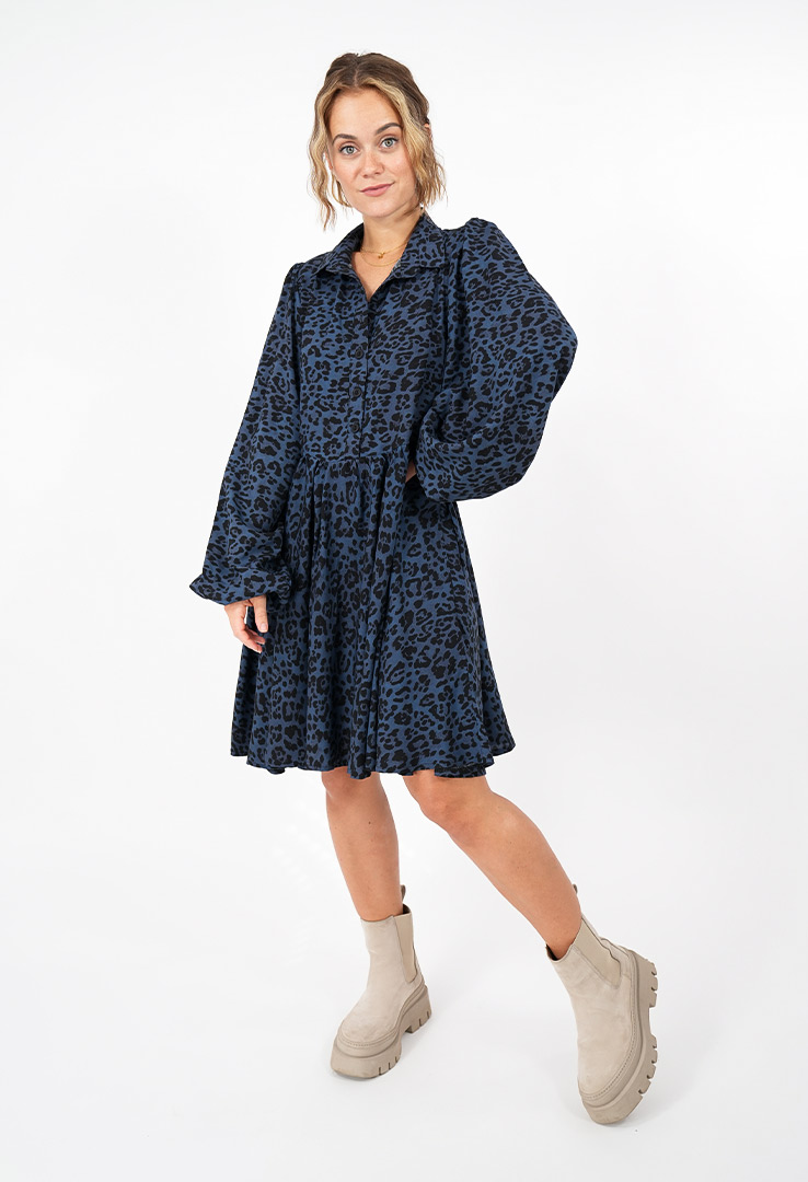 Hemdblusenkleid mit Leomuster