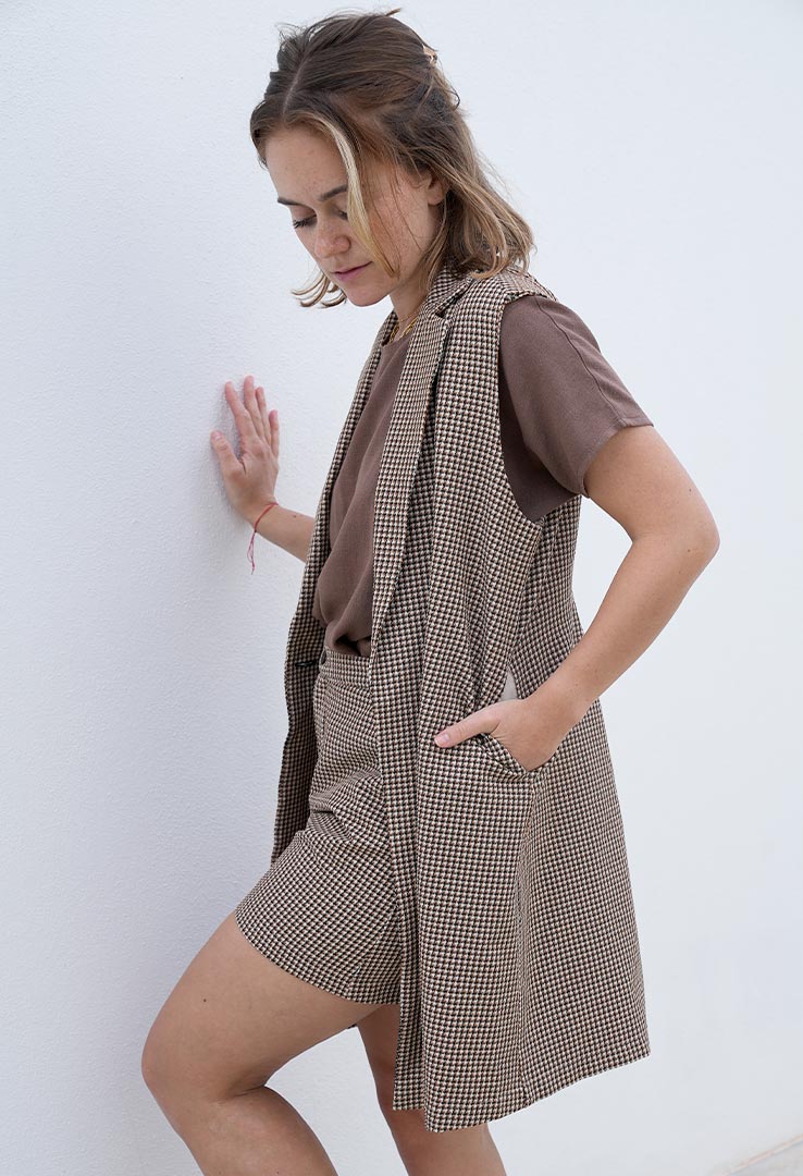 "Check & Charm"  Long-Weste
