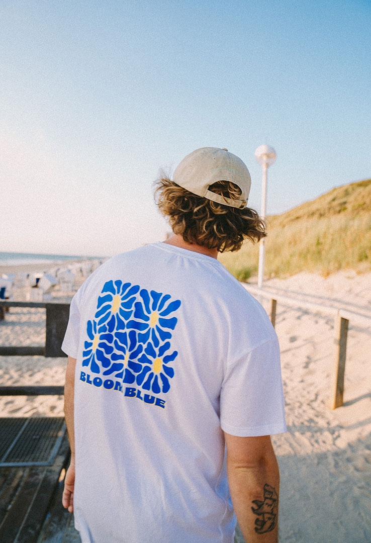 T-Shirt "Bloom Blue" in White