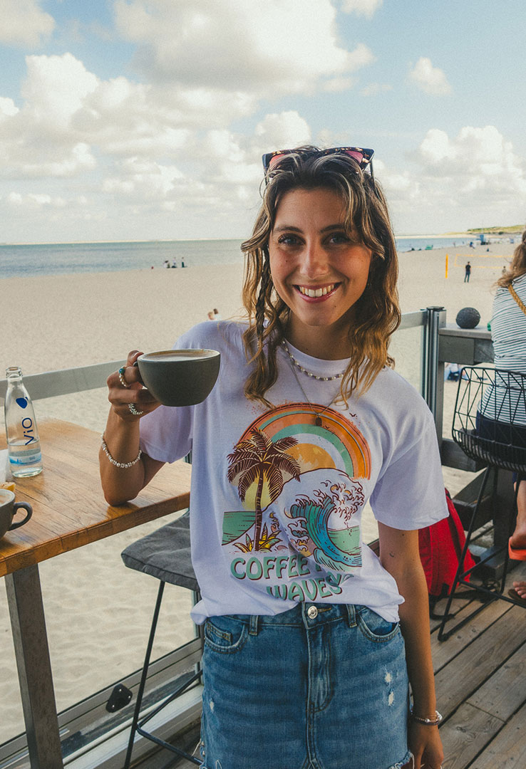 T-Shirt "Coffee and Waves Palme" in White
