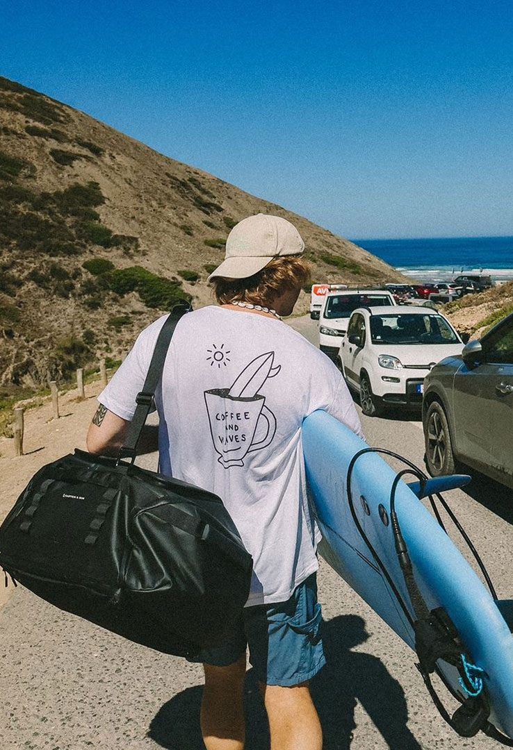 T-Shirt "Coffee and Waves" 