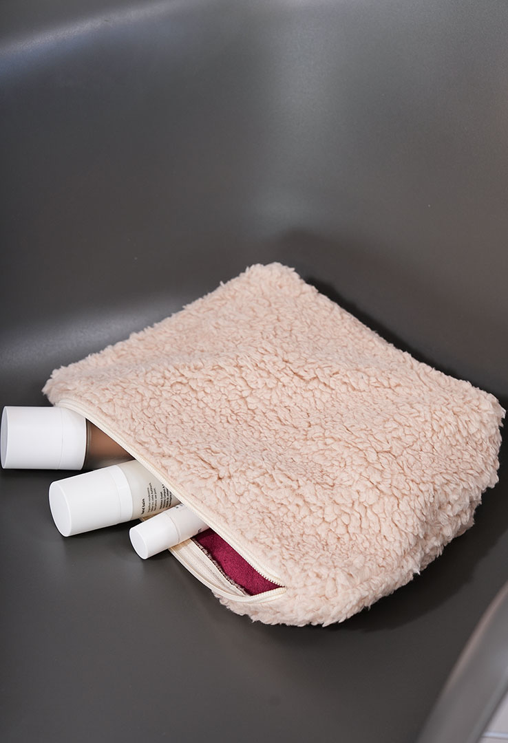 "Fluffy Essentials" Plüschtasche