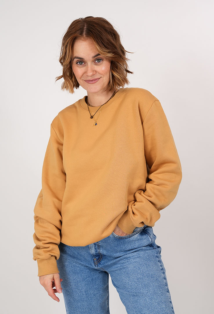 Basic Classic Sweater – Unisex Fit