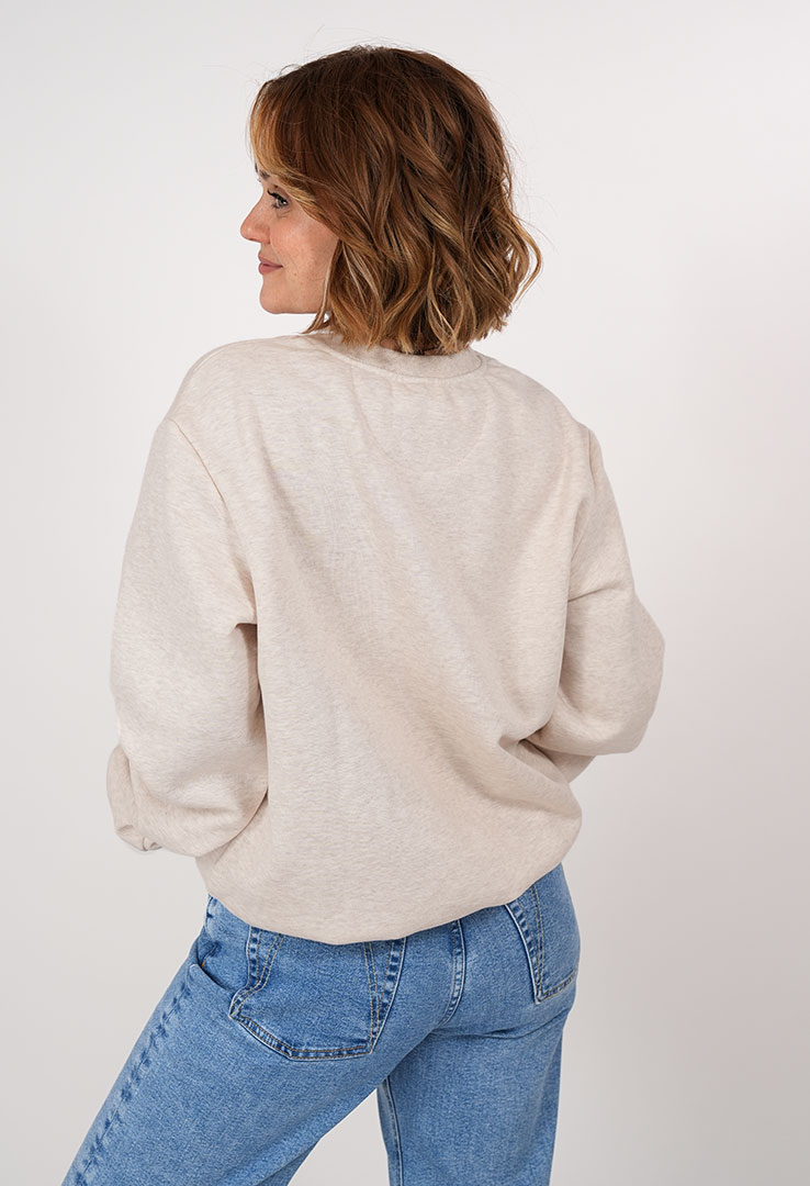 Basic Classic Sweater – Unisex Fit