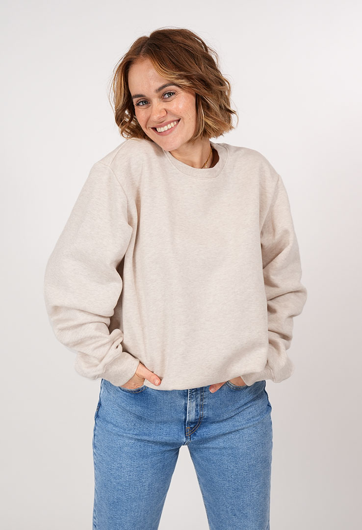 Basic Classic Sweater – Unisex Fit