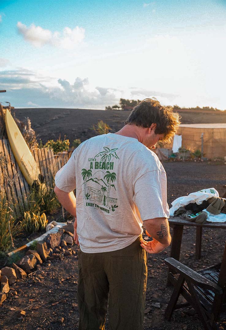 T-Shirt  "lifes a beach" in  ecru melange
