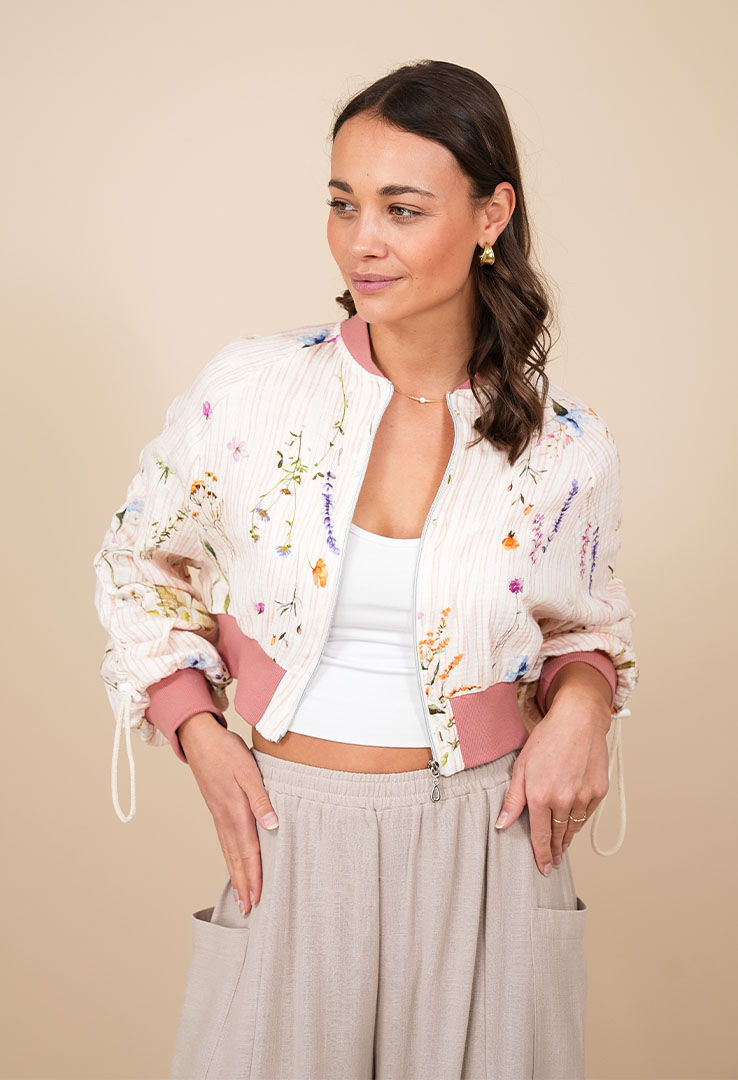 „Bloom Breeze“ Musselin-Crop-Jacke