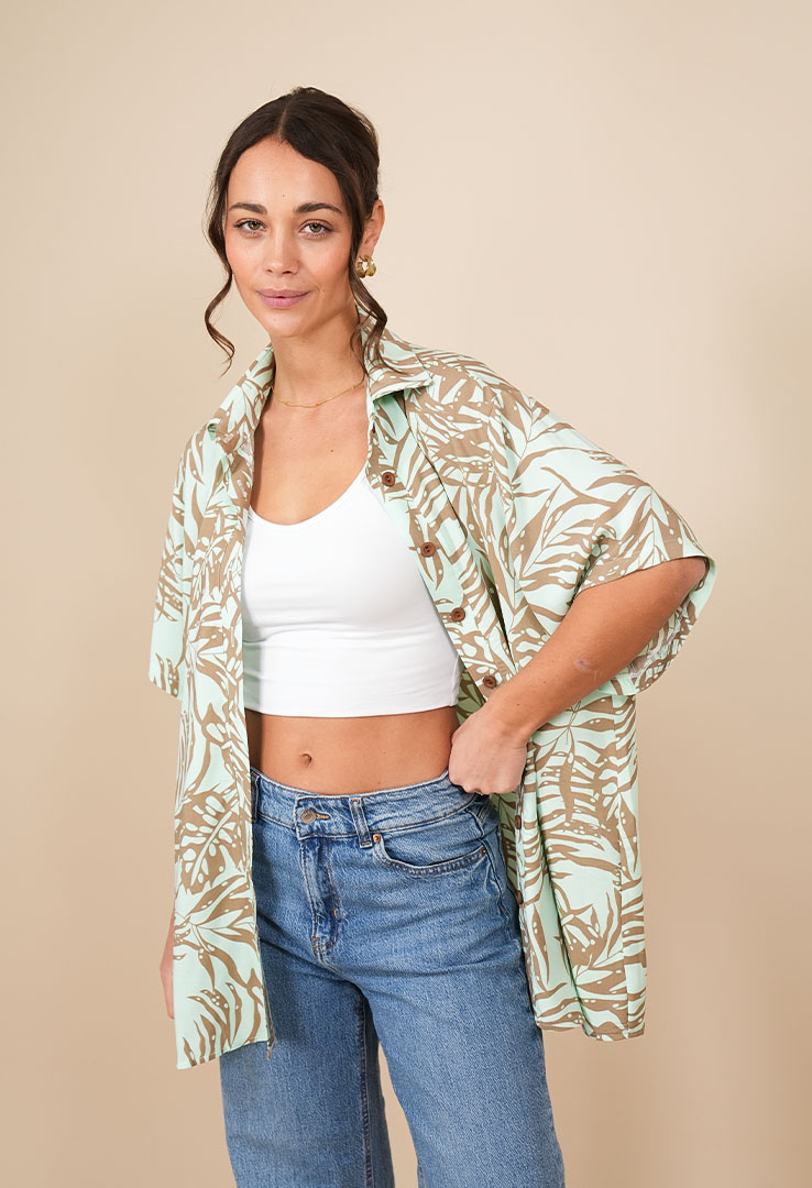 „Tropical Flow“ Unisex-Viskose-Hemd