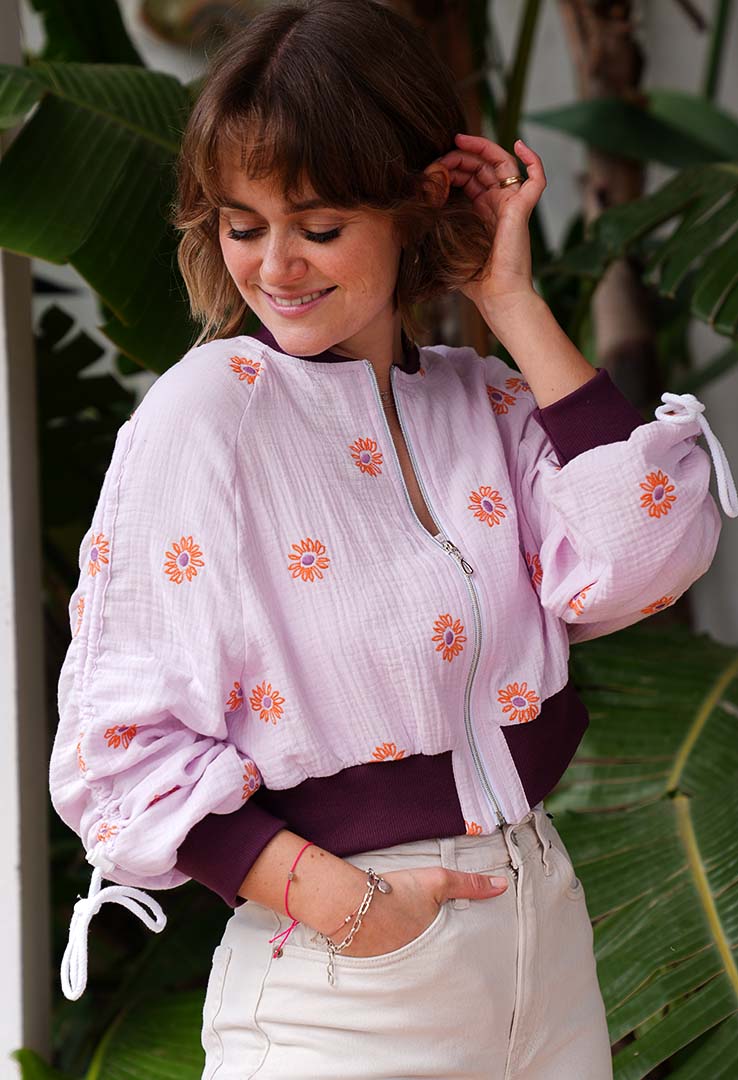 „Bloom Breeze“ Musselin-Crop-Jacke