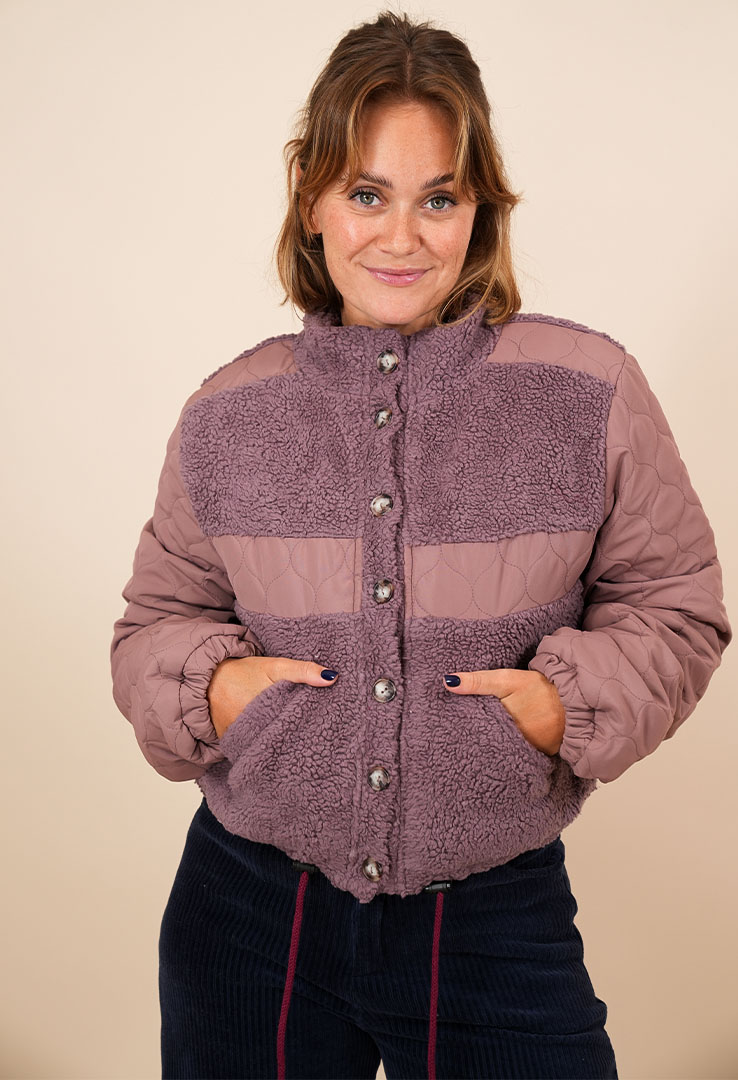 "Warm Embrace" Teddy-Steppjacke