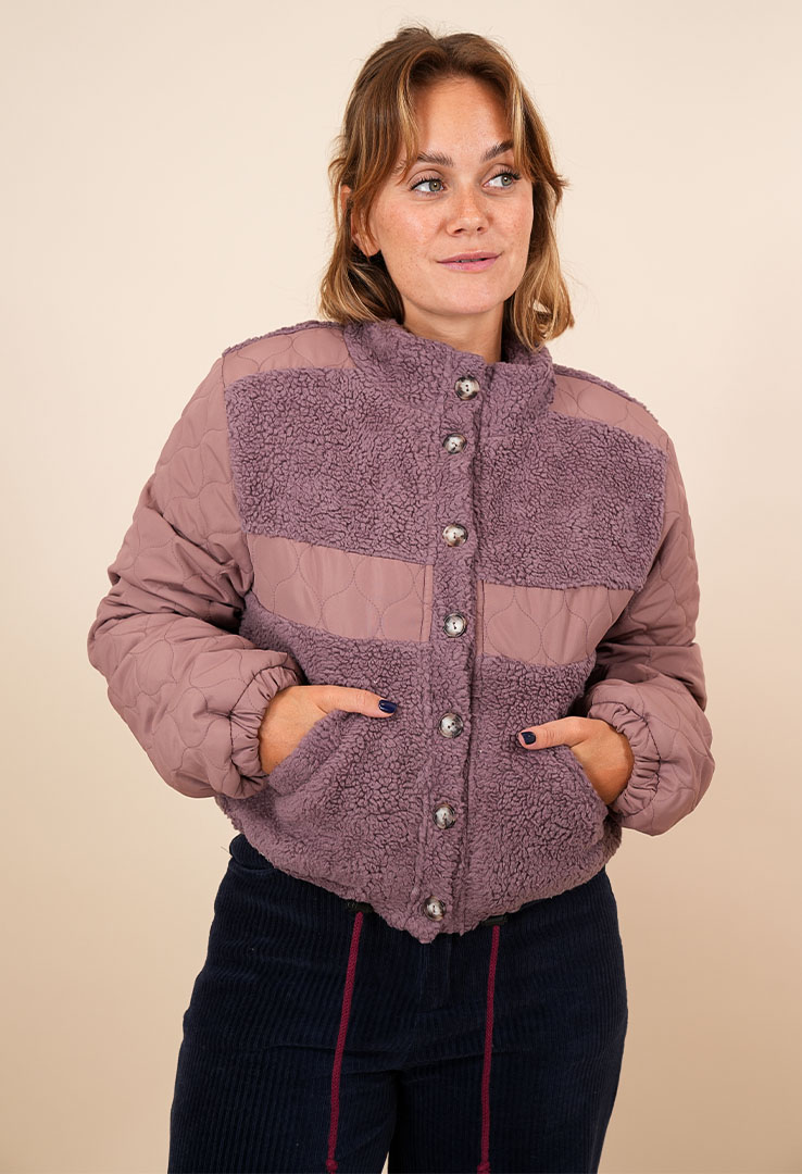 "Warm Embrace" Teddy-Steppjacke