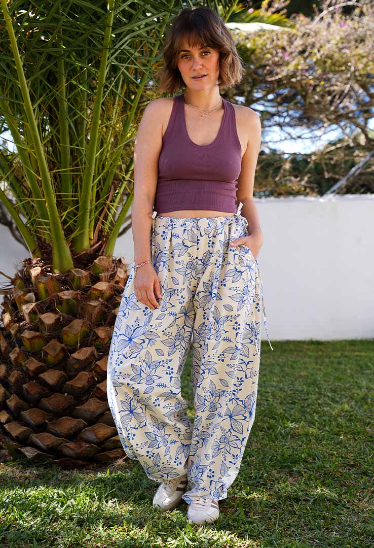 "Blue Bloom" Baumwollhose zum Schnüren 