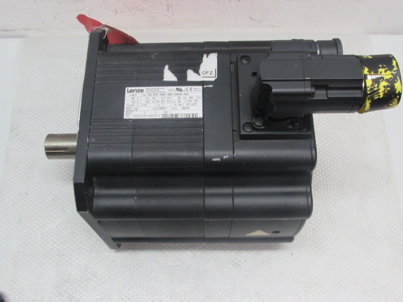 Lenze Servomotor MCS 19F30RS0B0B28NST5S00NR0SU max 3000 6,6kW