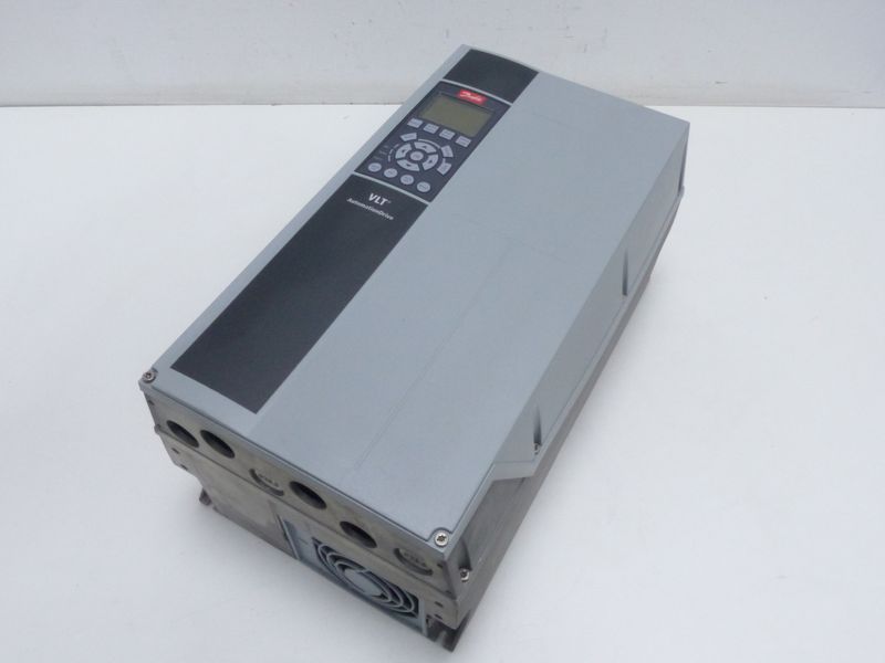 Danfoss VLT FC-302 131B1955 FC-302PK55T5E55H2XG 400V 0,55kw 1000Hz ...