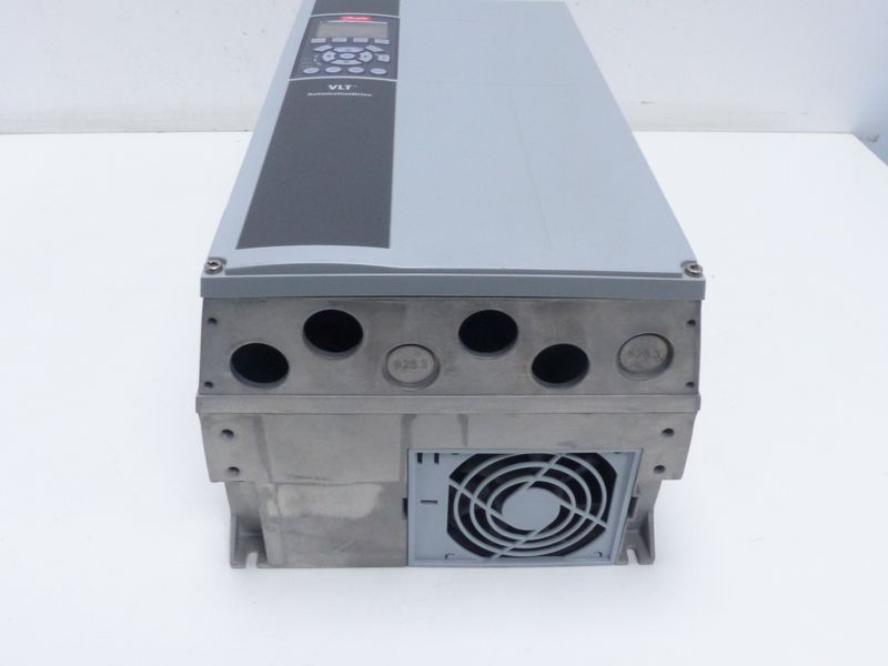 Danfoss VLT FC-302 131B1955 FC-302PK55T5E55H2XG 400V 0,55kw 1000Hz ...