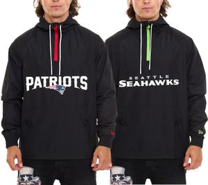 NEW ERA NFL OVERLAP LOGO Veste coupe-vent à capuche Patriots ou Seattle Seahwaks pour hommes, noir/rouge ou noir/vert