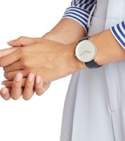 Orologio da donna Pierre Cardin con lettere del marchio come numeri orologio analogico al quarzo con cinturino in pelle 3ATM 39mm CBV.1001 Nero/Argento/Bianco