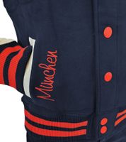 ROBIN RUTH Munich Veste universitaire pour homme avec inscription Veste de printemps avec broderie Veste de transition Veste sweat FMCN-H Bleu marine/rouge ROBIN RUTH Munich Veste universitaire pour homme avec inscription Veste de printemps avec broderie Veste de transition Veste sweat FMCN-H Bleu marine/rouge