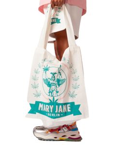 MARY JANE BERLIN Bag Einkaufs-Tasche aus Baumwolle Stoff-Beutel mit Logo-Print 2406-4-BG-01 Weiß