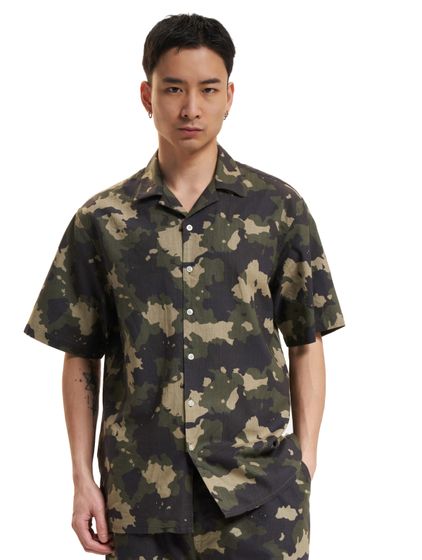 REDEFINED REBEL Rodney transition jackets in army camouflage