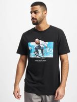 Camiseta negra Don't Look de CAYLER & SONS