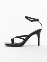 Missguided black low heel cross toe sandals