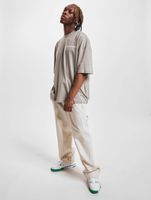 Camiseta blanca de franquicia gris