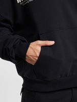 Sudadera con capucha negra de la franquicia TFG