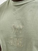 Camiseta verde con calavera del Sexto de Junio