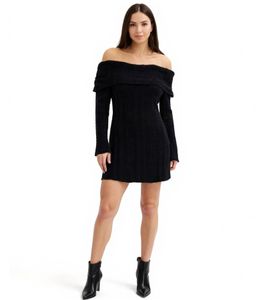 Robe en maille pour femme avec décolleté Bardot, mini-robe à épaules dénudées 970506, noire Robe en maille pour femme avec décolleté Bardot, mini-robe à épaules dénudées 970506, noire