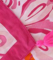 ZWILLINGSHERZ Watercolor Print Triangular Scarf with Flowers and Ornaments Fashion Scarf 3014D-0204-13 Pink/Orange/White ZWILLINGSHERZ Watercolor Print Triangular Scarf with Flowers and Ornaments Fashion Scarf 3014D-0204-13 Pink/Orange/White