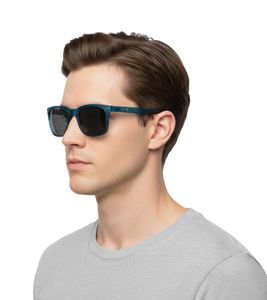Champion Sonnenbrille Herren Freizeit-Brille mit leicht transparentem Rahmen Urlaubs-Brille CU516303 Blau