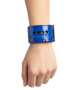 Calvin Klein Damen Armband mit Audiokassetten-Motiv Arm-Schmuck Echtlder-Armband Edelstahl KJJMLB09010M Schwarz/Blau