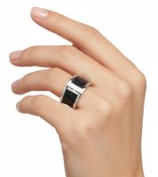 Calvin Klein Spellbound Damen Ring Edelstahl-Ring im breiten Design Finger-Ring KJ0DBR090208 Silber/Schwarz