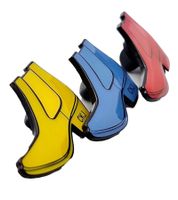 3er Pack Calvin Klein Unisex Anstecknadeln im Boots-Design Edelstahl-Pins-Up Emaille-Broschen KJJNDH300400 Gelb/Rot/Blau