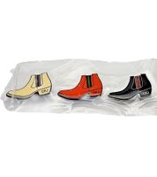 Lot de 3 badges pin-up unisexes Calvin Klein style bateau, broches en acier inoxydable émaillé KJJNDH300 Noir, Orange, Beige, Rouge, Marron, Bleu