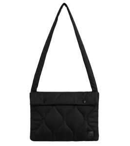 Bolso de hombro TAION de plumón con volumen y diseño militar en verde pálido