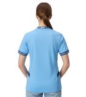 Camiseta oficial de manga larga o corta de PUMA Manchester City para mujer, fabricada en material sostenible, disponible en blanco, naranja, azul, rojo, gris o marrón.